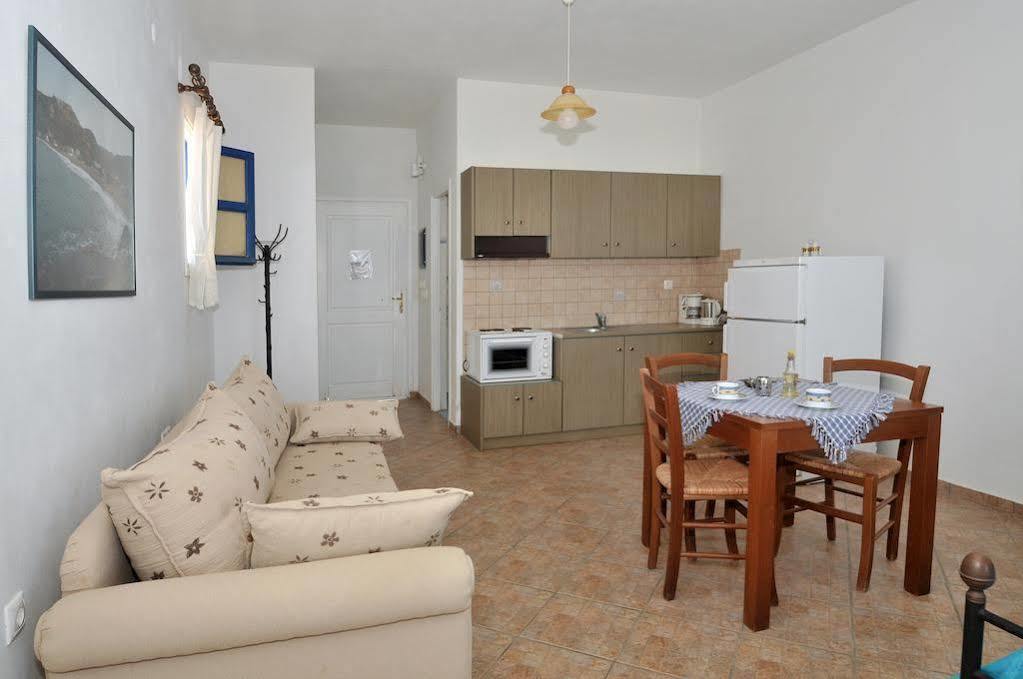 Platia Ammos Akrotiri Hotel מראה חיצוני תמונה